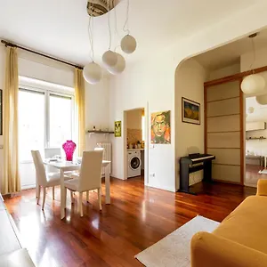 Appartamento Calvairate Balcony